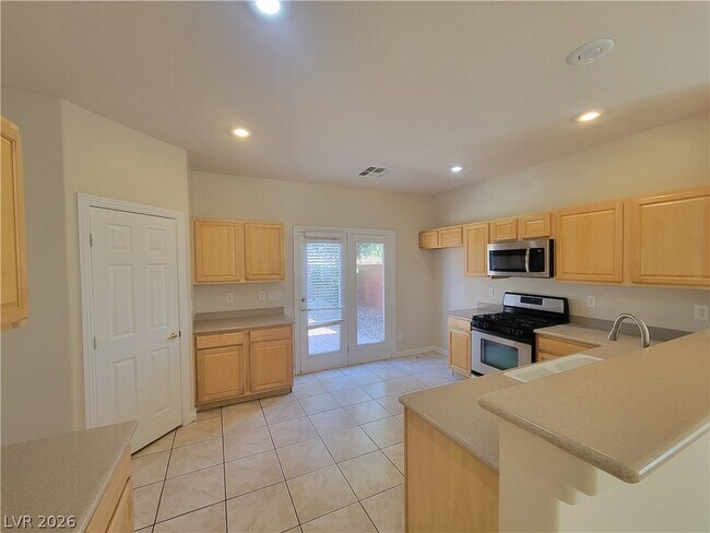 Building Photo - 8458 Pico Rivera Ave