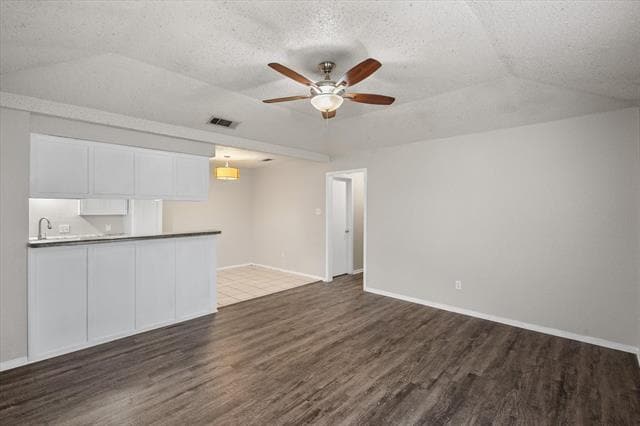 Building Photo - 352 Spring Branch Ln