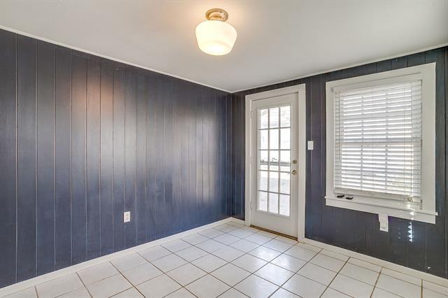 Building Photo - 4412 Calmont Ave