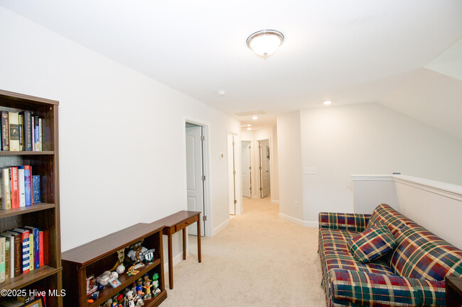 Building Photo - 3000 Wilton Wy