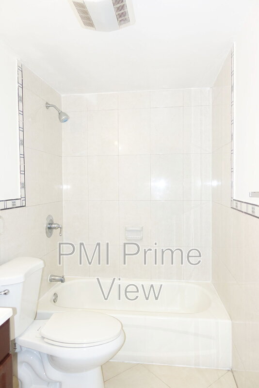 Building Photo - 495 NW 72nd Ave