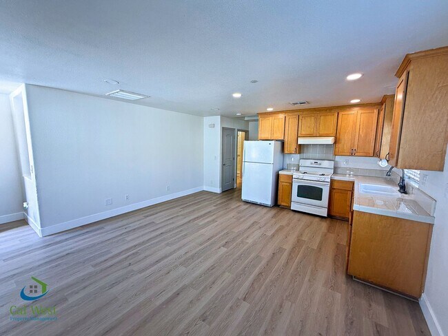 Building Photo - 7661 Forest St