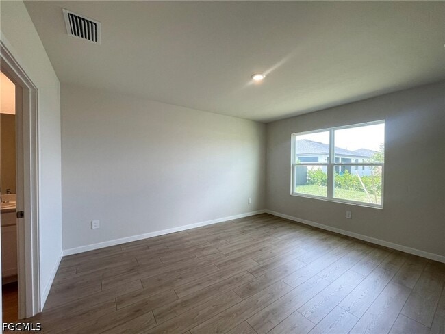 Building Photo - 1321 NE 9th St