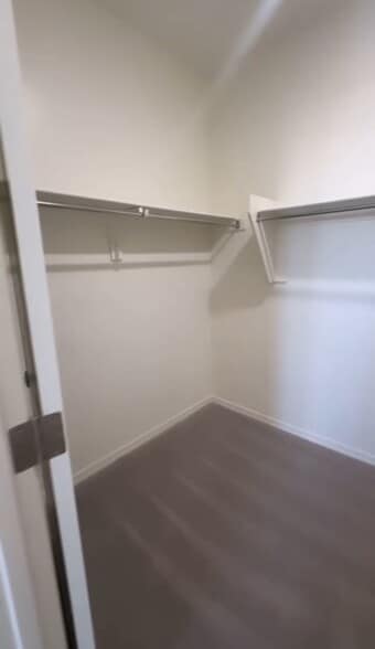 walk in closet - 4128 E REYNOLDS Dr