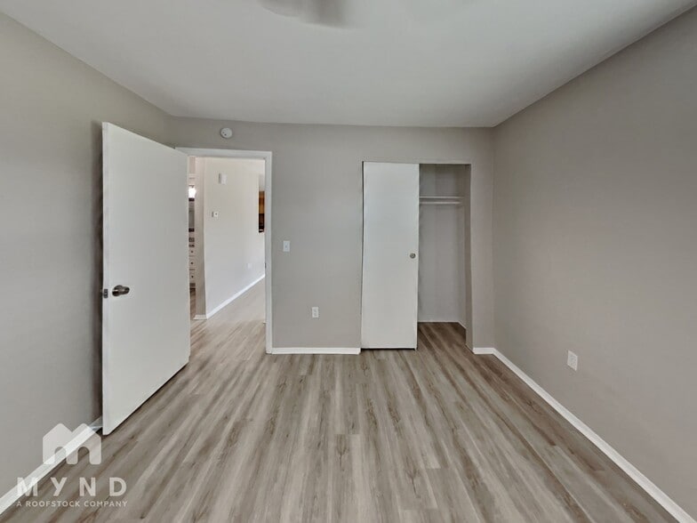 Building Photo - 7511 Hawthorn Dr