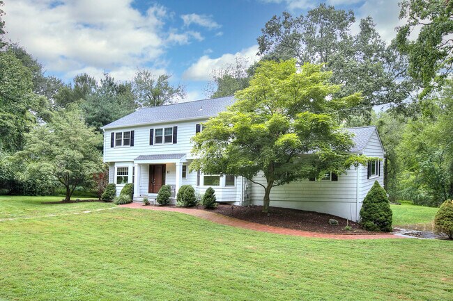 Building Photo - 11 Turkey Hill Cir