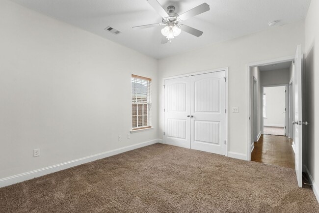 Building Photo - 102 Ledbury Cove