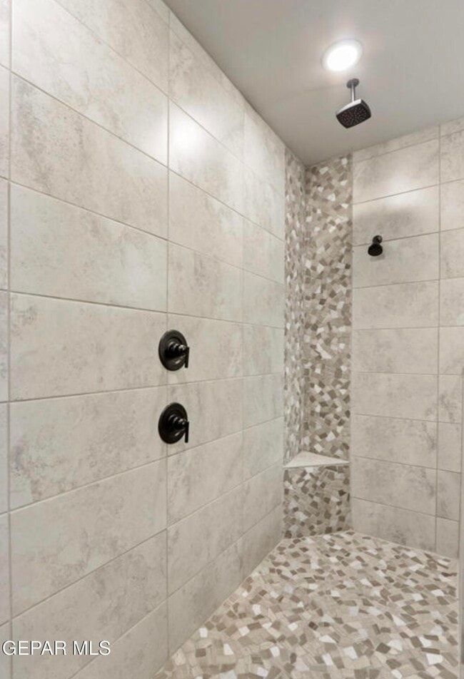 Building Photo - 257 Adamtowne Dr