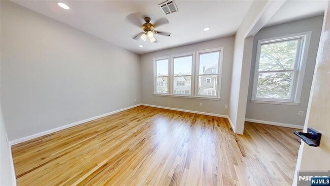 Building Photo - 11 Schuyler Ct