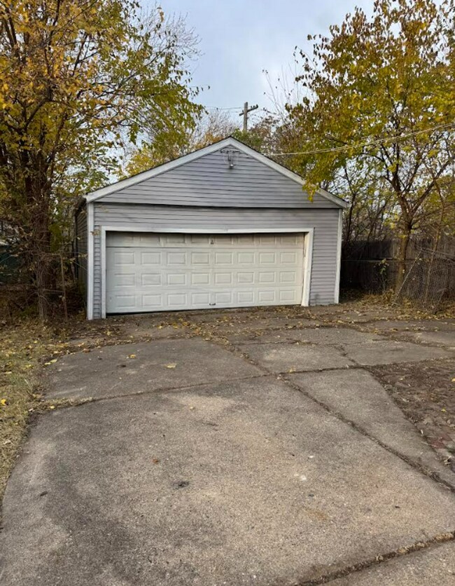 Building Photo - 2195 Springle St