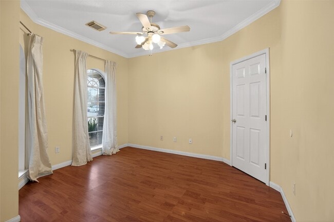 Building Photo - 12530 Meadowglen Dr