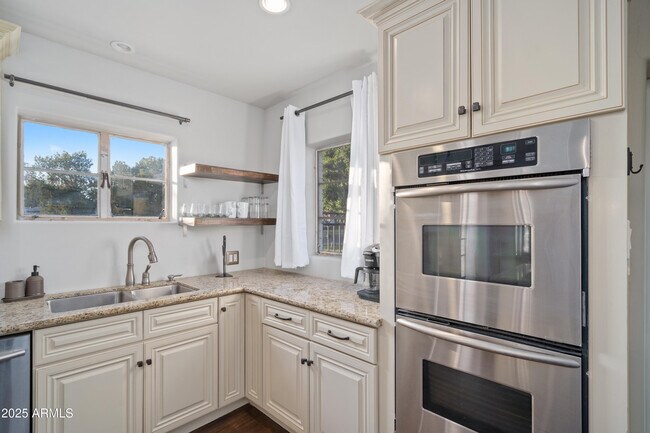 Building Photo - 2227 N 16th Ave