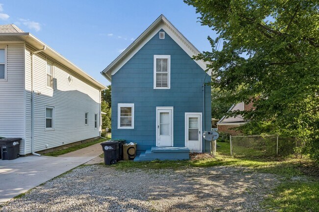 Building Photo - 3863 California St