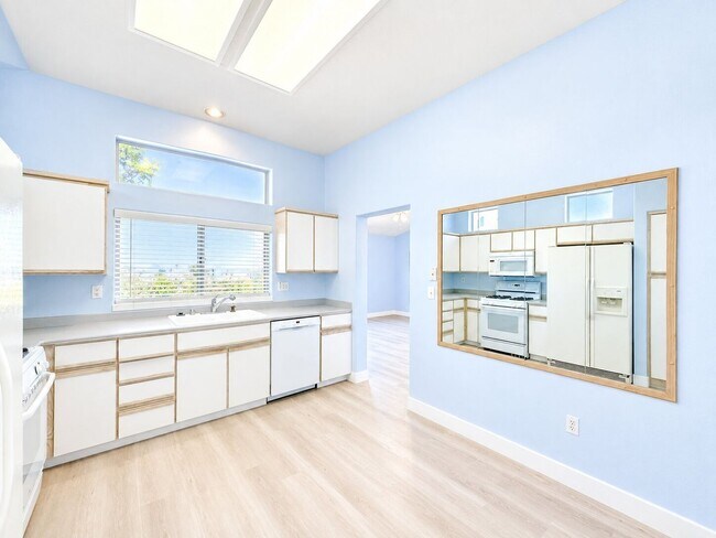 Building Photo - 10924 Button Willow Dr