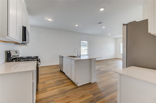 Building Photo - 9043 Rose Water Trl