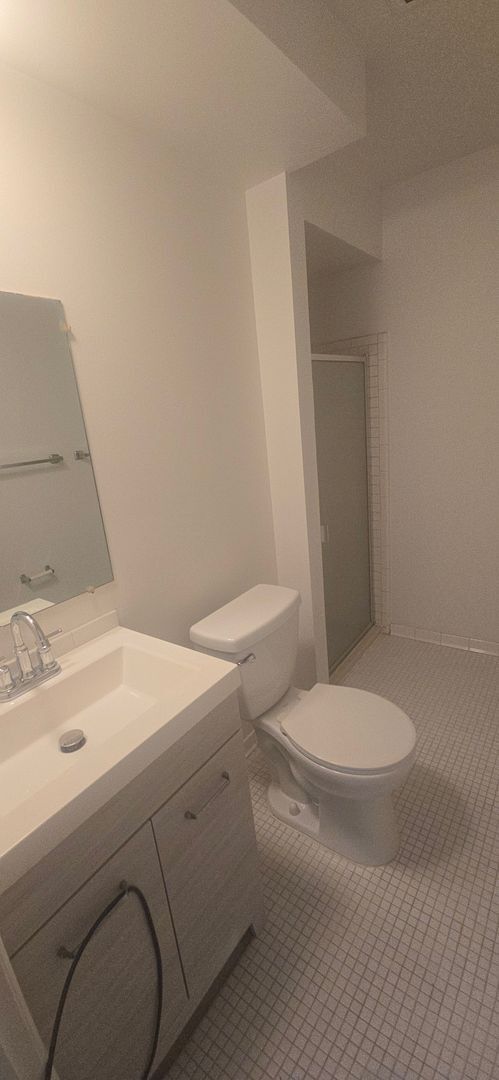 Building Photo - 2 bed 2 bath condominium