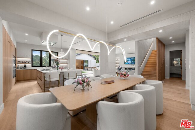 Building Photo - 4740 Sunnyslope Ave