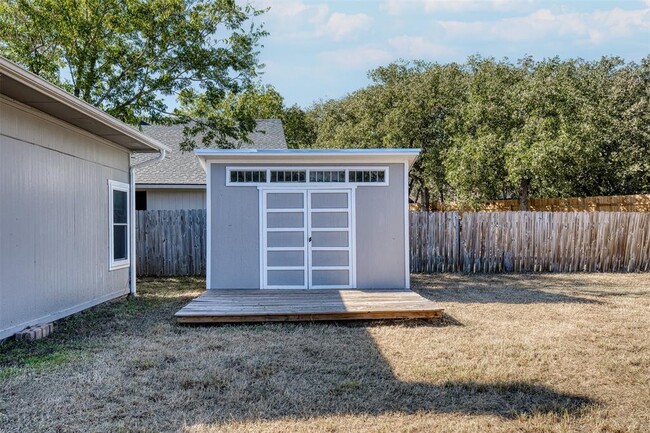 Building Photo - 1504 White Oak Loop