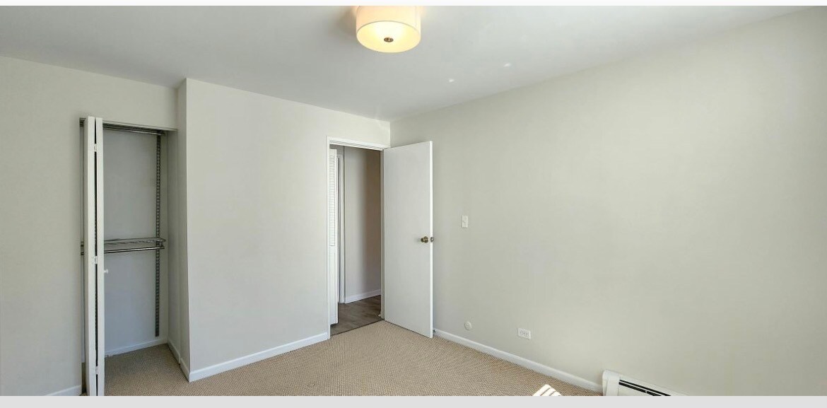 Building Photo - 3900 N Pine Grove Ave