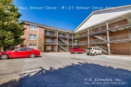 Building Photo - 1515 Paul Bryant Dr