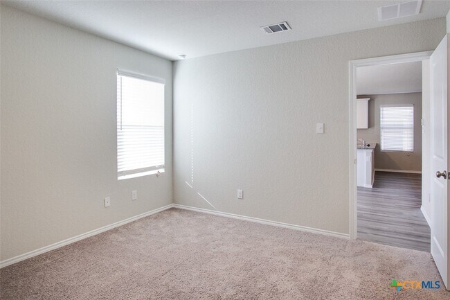 Building Photo - 1915 Chiffchaff