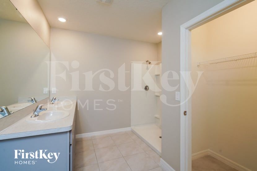 Building Photo - 2741 Grand Central Ave