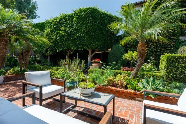 Building Photo - 111 Via Undine