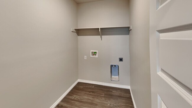 Building Photo - Very Nice 4 Bedroom 2 1/2 Bath in Yukon Schools + an office + bonus room