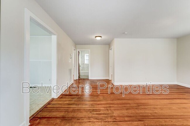 Building Photo - 709 Langford Ave