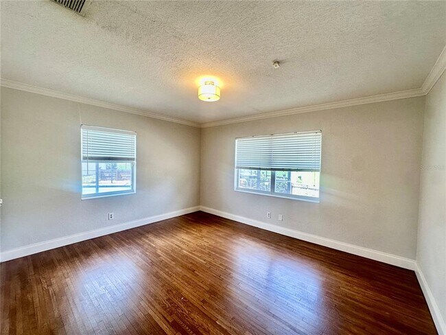 Building Photo - 1300 Lake Ariana Blvd