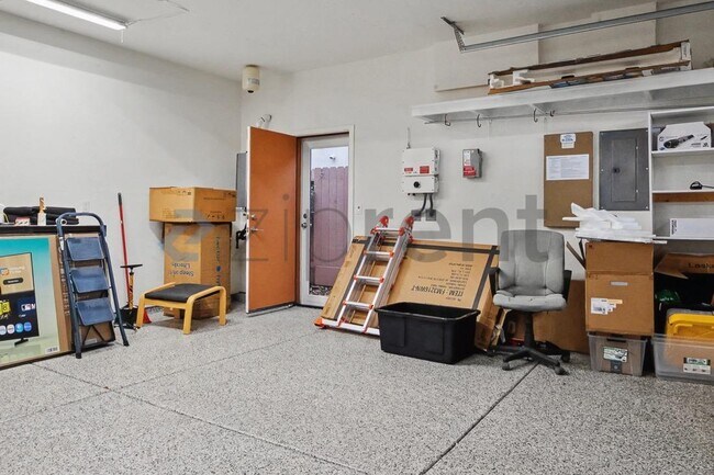 Building Photo - 12743 Blueblanc Way