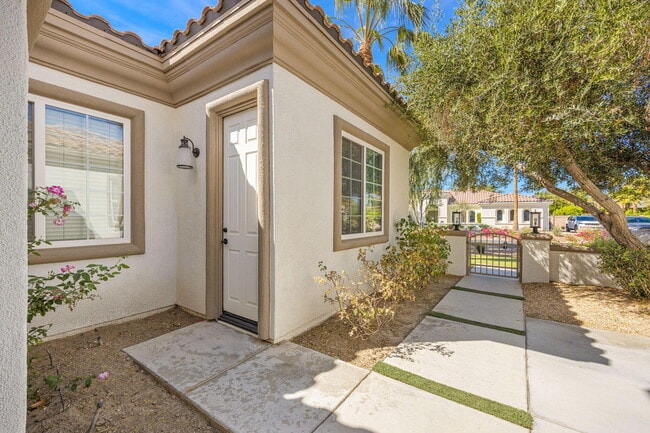 Building Photo - 49392 Hohokam River St