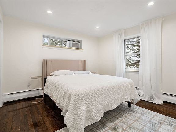 Building Photo - 8 Commonwealth Ct