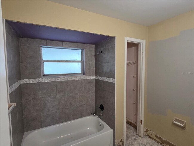 Building Photo - 7005 Pin Cherry Ln
