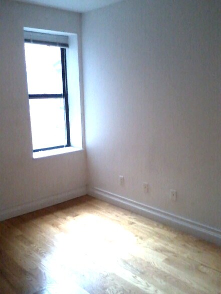 Building Photo - 64 Louis Prang St