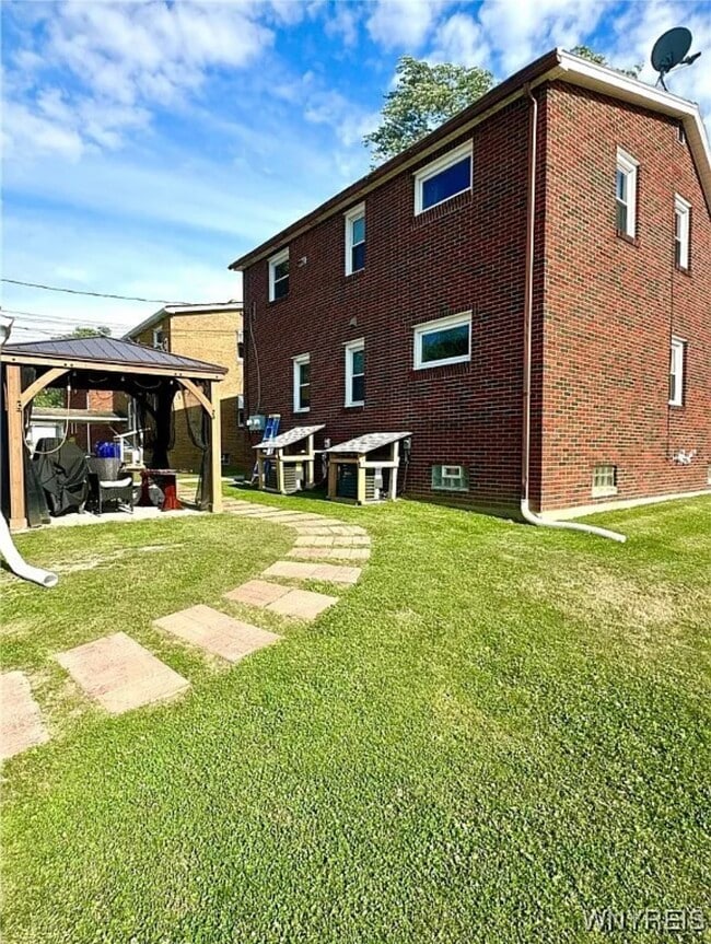 Building Photo - 93 Century Dr