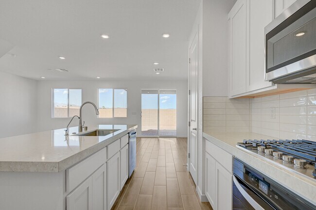 Building Photo - 8532 W Agate Ave