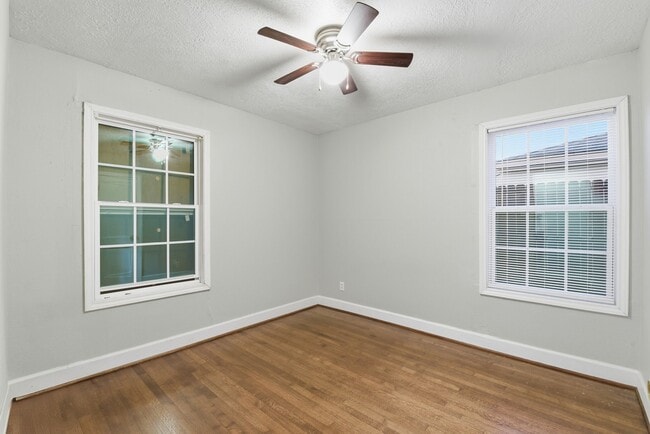 Building Photo - 506 Ogilvie St