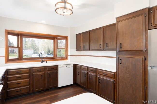 Building Photo - 60 Heiler Dr