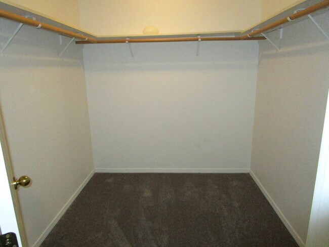 Building Photo - 3 Bedroom, 2 Bathroom Rambler located in A...