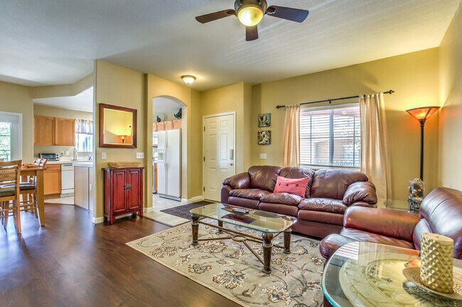 Living Room - 10525 Autumn Pine Ave