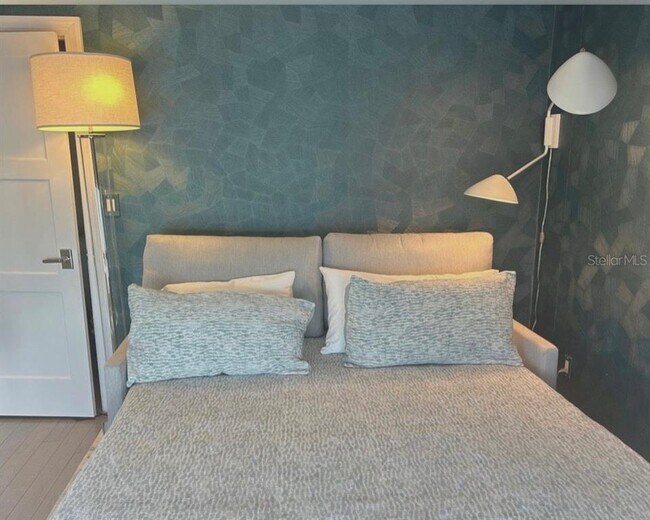 Building Photo - 2525 Gulf of Mexico Dr