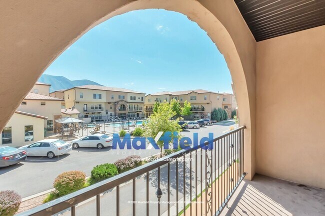 Building Photo - 3 BD + Office 2 BA 2 GA Luxury Townhouse  - Highland Utah - with High Speed Internet