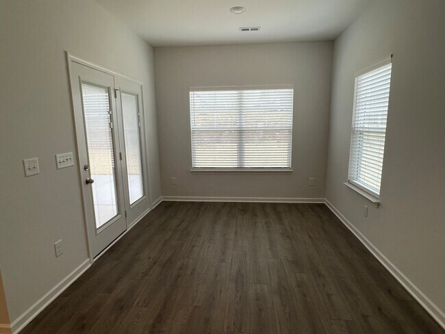 Building Photo - 1139 Bluecreek Cir