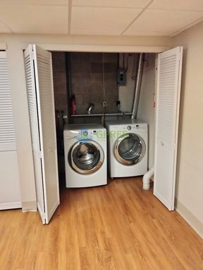 Building Photo - Upscale beautiful and spacious 3-bedroom, 2.5-bathroom apartment Oakland/Shadyside area
