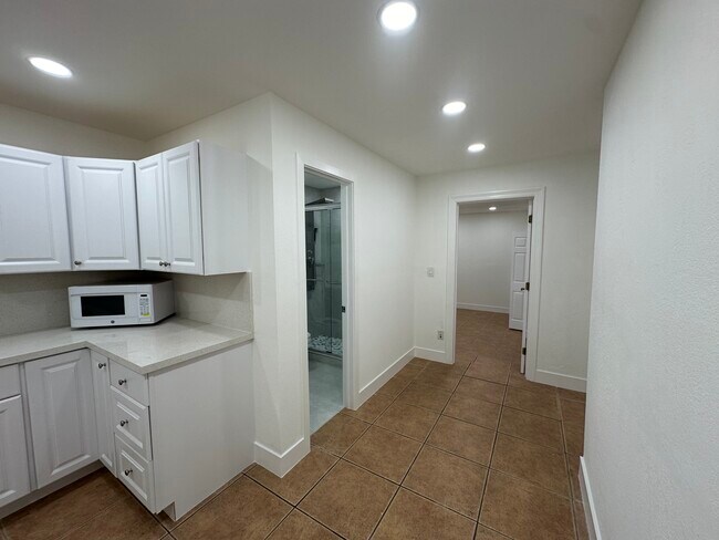 Building Photo - 14000 SW 47th St