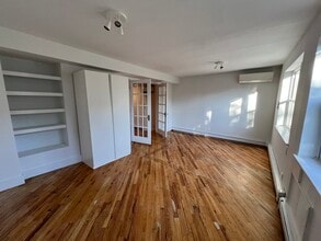 Building Photo - 112 Sackett St