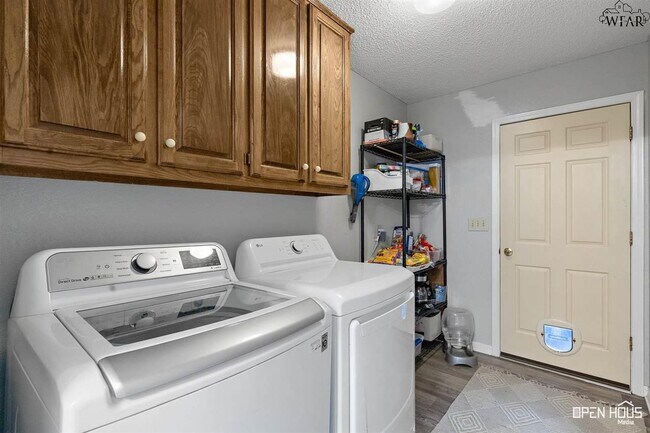 Building Photo - 1510 Bentwood Dr