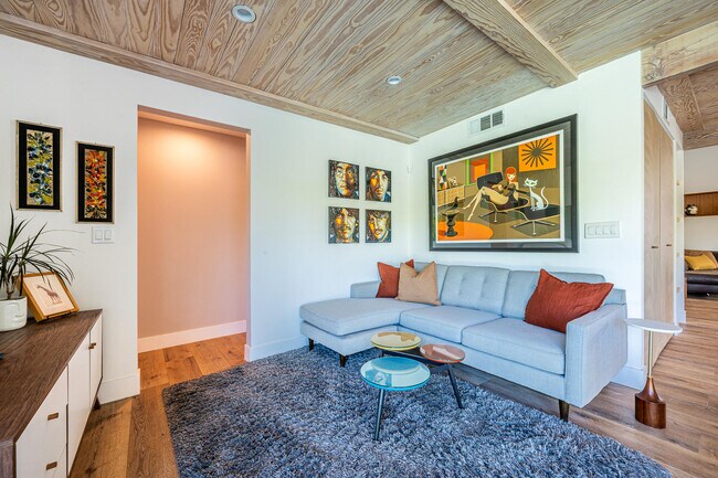 Building Photo - 2748 E Via Escuela