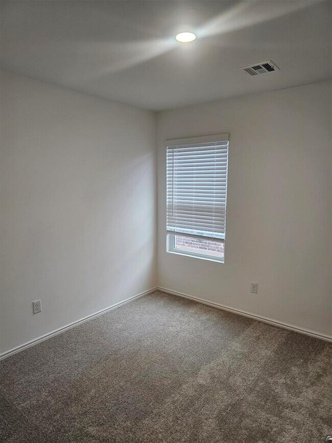 Building Photo - 1824 Rock Elm Dr